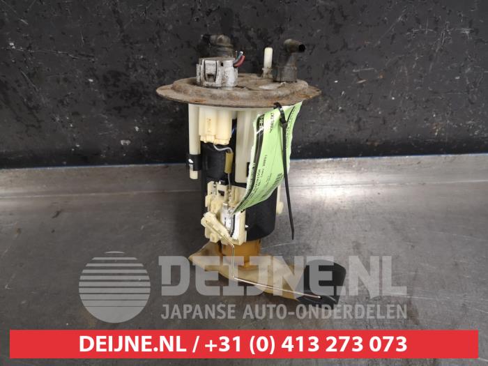 Gebruikte Tank element Pomp Hyundai Santa Fe I 2.4 16V 4x2 Prijs € 50,00 Margeregeling aangeboden door V.Deijne Jap.Auto-onderdelen BV