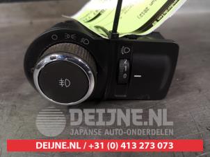 Gebruikte Licht Schakelaar Chevrolet Aveo 1.3 D 16V Prijs € 25,00 Margeregeling aangeboden door V.Deijne Jap.Auto-onderdelen BV