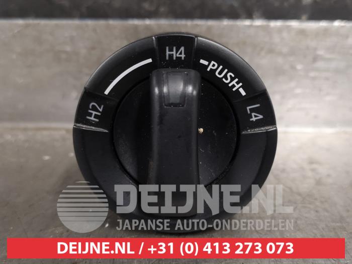 Toyota Hilux Schakelaar 2WD/4WD O443749