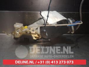 Toyota Picnic Door lock mechanism 4-door, front left O279904 photo 2