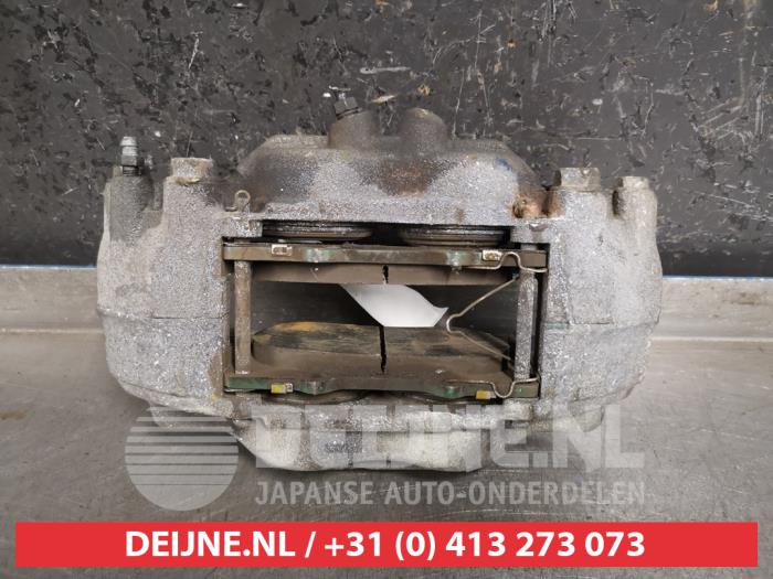 Toyota Hilux Bremszange links vorne O443804