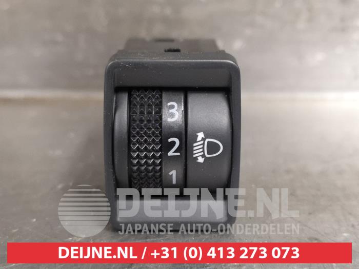 Nissan Pulsar Leuchtweitenverstellung LWR O443975