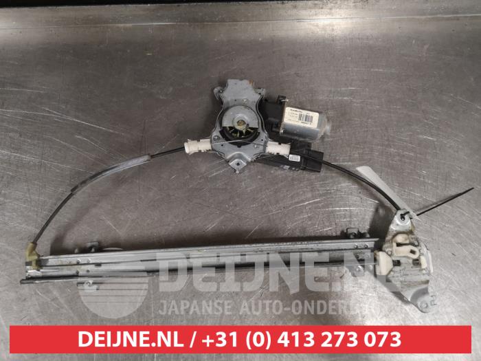 Nissan Pathfinder Ruitmechaniek 4Deurs links-voor O444336