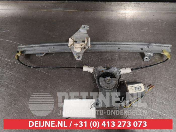 Nissan Pathfinder Ruitmechaniek 4Deurs rechts-achter O444356