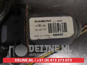 Nissan Pathfinder Ruitmechaniek 4Deurs rechts-achter O444356 foto 2