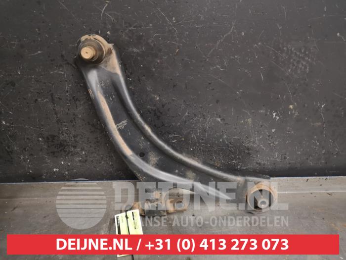 Nissan X-Trail Draagarm onder rechts-voor O444424