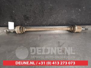 Gebruikte Steekas links-achter Nissan X-Trail (T31) 2.0 XE,SE,LE dCi 16V 4x4 Prijs € 100,00 Margeregeling aangeboden door V.Deijne Jap.Auto-onderdelen BV