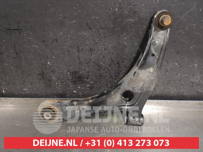 Mitsubishi Lancer Draagarm onder links-voor O444631