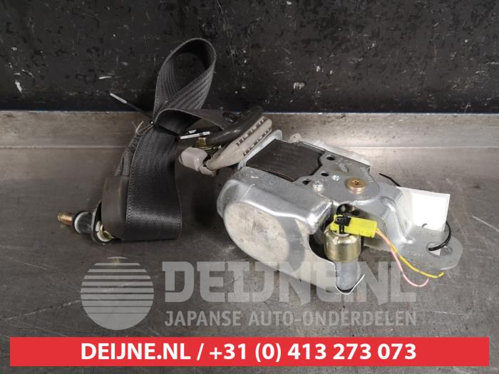 Nissan Pathfinder Front seatbelt, left O444788