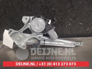 Nissan Juke Ruitmechaniek 4Deurs links-achter O444801 foto 2
