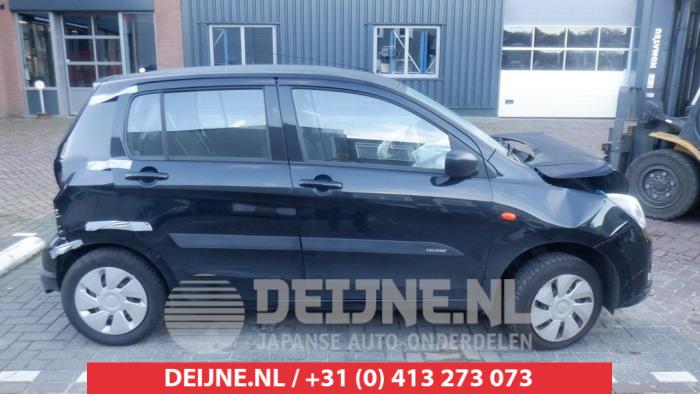 Suzuki Celerio Driehoeks Ruit rechts-achter O444867