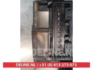 Toyota Rav-4 Ruitenwis Schakelaar O310470 foto 4