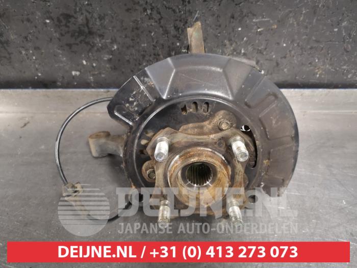 Suzuki Baleno Fusee links-voor O445630