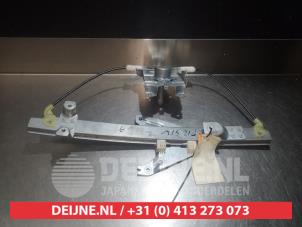 Nissan Primera Ruitmechaniek 4Deurs links-achter O290422 foto 2
