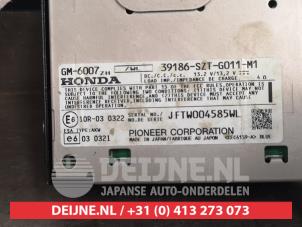 Honda CR-Z Radioverstärker O445820 foto 2