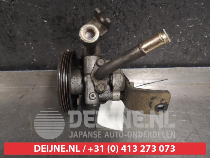 Gebruikte Servopomp Nissan Pathfinder (R51) 2.5 dCi 16V 4x4 Prijs € 35,00 Margeregeling aangeboden door V.Deijne Jap.Auto-onderdelen BV