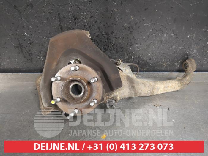 Nissan Pathfinder Fusee links-voor O445918
