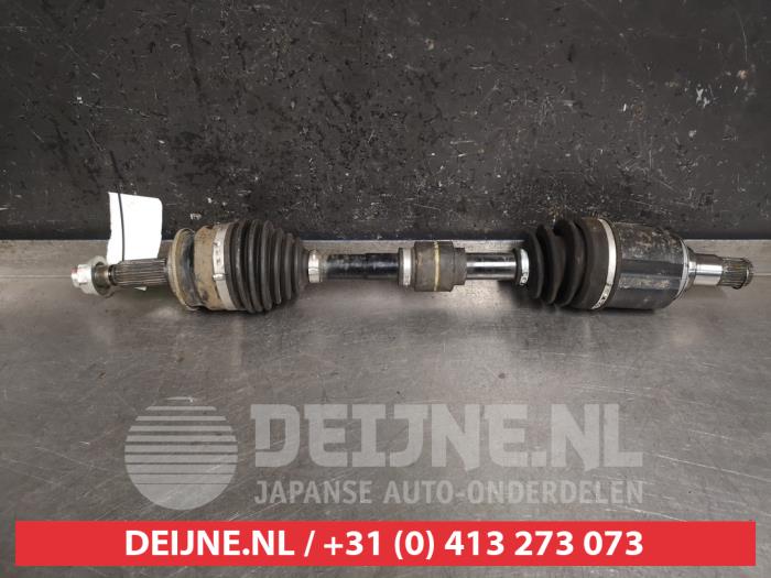 Gebruikte Aandrijfas links-voor Mitsubishi Eclipse Cross (GK/GL) 1.5 Turbo 16V 2WD Prijs € 150,00 Margeregeling aangeboden door V.Deijne Jap.Auto-onderdelen BV