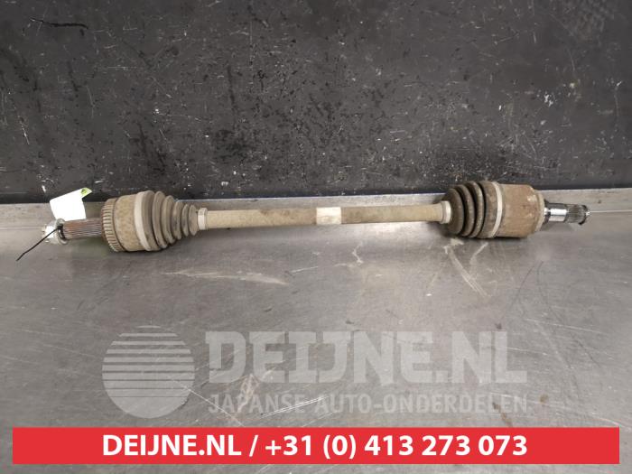 Gebruikte Aandrijfas rechts-achter Hyundai Genesis Coupé (BK) 2.0 Turbo 16V Prijs € 75,00 Margeregeling aangeboden door V.Deijne Jap.Auto-onderdelen BV