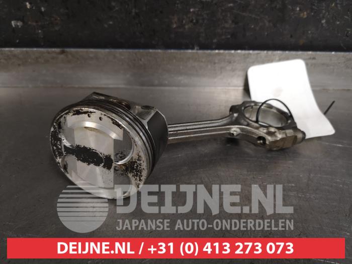 Gebruikte Zuiger Suzuki Swift (ZA/ZC/ZD) 1.2 16V Prijs € 50,00 Margeregeling aangeboden door V.Deijne Jap.Auto-onderdelen BV