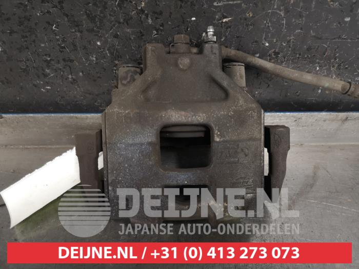 Toyota Yaris Remklauw (Tang) links-voor O446727