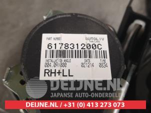 Isuzu D-MAX Front seatbelt, right O446910 photo 3