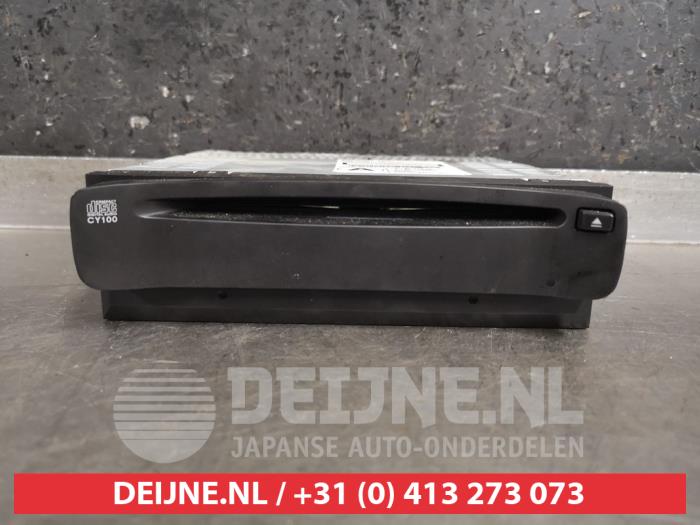 Nissan Primera CD Speler O447042
