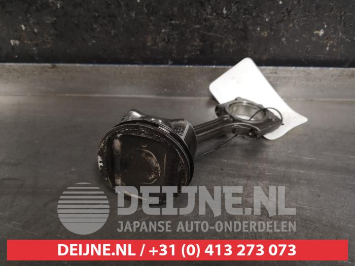 Gebruikte Zuiger Nissan Note (E12) 1.2 68 Prijs € 50,00 Margeregeling aangeboden door V.Deijne Jap.Auto-onderdelen BV