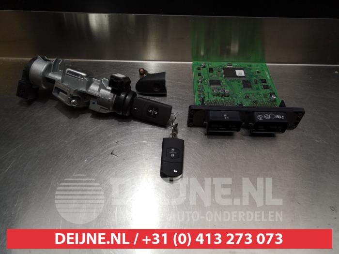 Mazda 3 Kontaktslot+Sleutel O334614