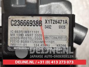Mazda 3 Kontaktslot+Sleutel O334614 foto 3
