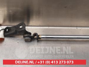 Toyota Previa Gasdämpfer links hinten O294369 foto 2