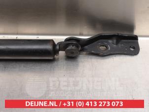 Toyota Previa Gasdämpfer links hinten O294369 foto 3