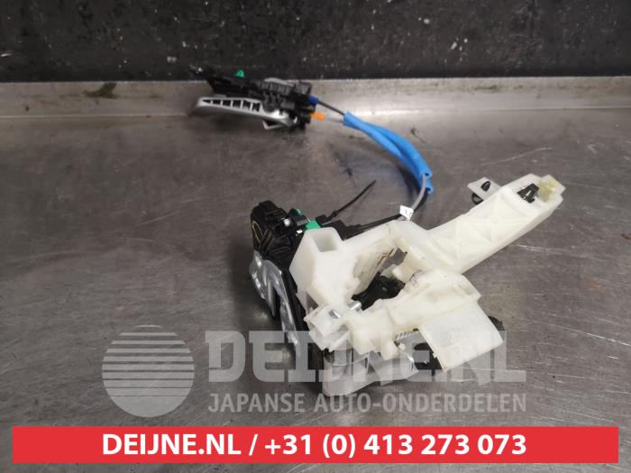 Hyundai Kona Türschlossmechanik 4-türig links vorne O448309