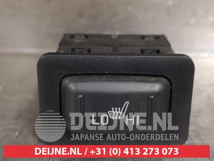 Mitsubishi ASX Stoelverwarmings Schakelaar O448362