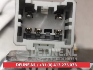 Honda CR-V Rear wiper motor O301271 photo 4