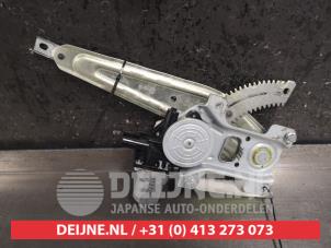 Gebruikte Ruitmechaniek 4Deurs rechts-achter Honda Insight (ZE2) 1.3 16V VTEC Prijs € 50,00 Margeregeling aangeboden door V.Deijne Jap.Auto-onderdelen BV