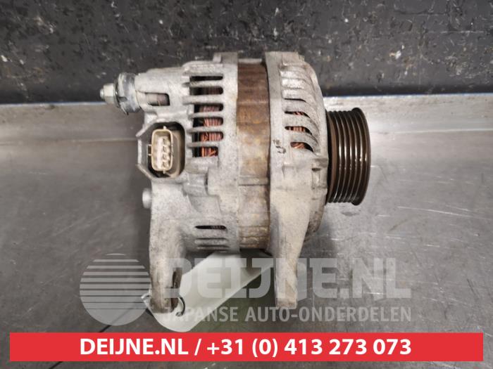 Gebruikte Dynamo Mitsubishi Lancer Wagon (CS/CT) 2.0 16V Prijs € 35,00 Margeregeling aangeboden door V.Deijne Jap.Auto-onderdelen BV