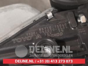 Lexus CT 200h Window mechanism 4-door, front right O276789 photo 3