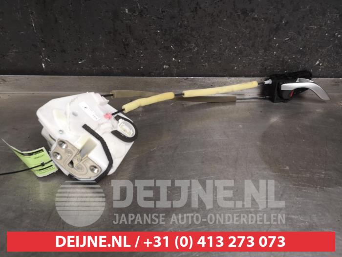Mazda CX-3 Deurslot Mechaniek 4Deurs rechts-voor O449413