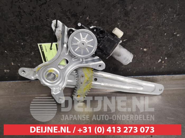 Suzuki Swift Rear door window mechanism 4-door, left O449712