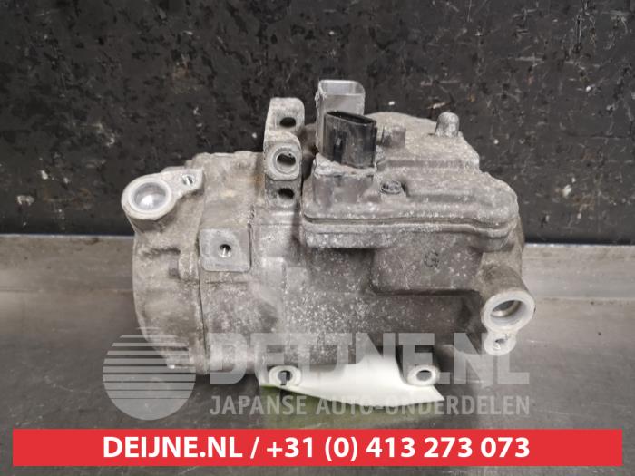 Gebruikte Aircopomp Lexus RX (L1) Prijs € 350,00 Margeregeling aangeboden door V.Deijne Jap.Auto-onderdelen BV