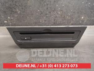 Gebruikte CD Speler Mazda CX-3 (DJ/DK) 2.0 SkyActiv-G 120 Prijs € 25,00 Margeregeling aangeboden door V.Deijne Jap.Auto-onderdelen BV