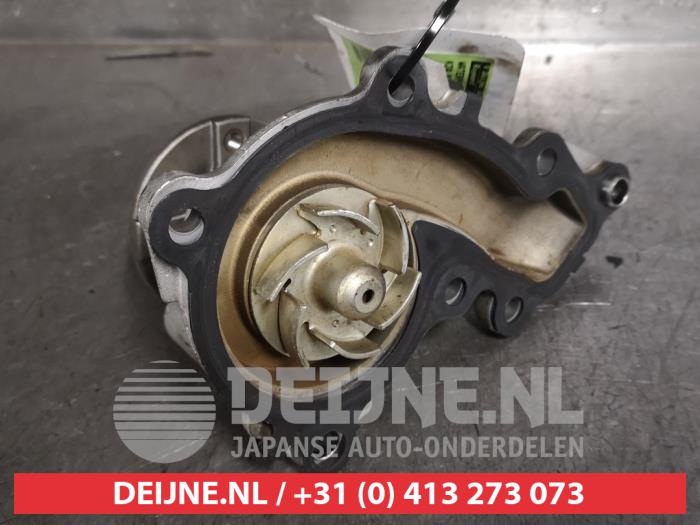 Gebruikte Waterpomp Kia Picanto (JA) 1.0 12V Prijs € 25,00 Margeregeling aangeboden door V.Deijne Jap.Auto-onderdelen BV
