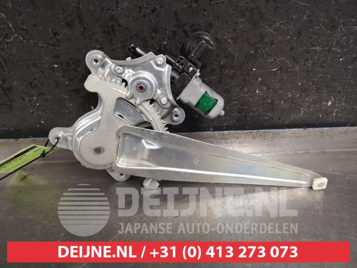 Toyota Verso-S Ruitmechaniek 4Deurs rechts-achter O451035