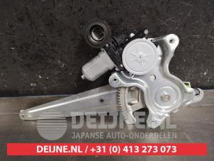 Toyota Verso-S Ruitmechaniek 4Deurs rechts-achter O451035 foto 2