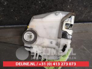 Toyota Verso-S Türschlossmechanik 4-türig rechts hinten O451036 foto 2