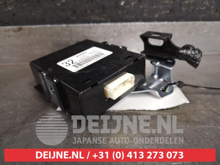 Toyota Hilux Lenkkraftverstärker Steuergerät O451136