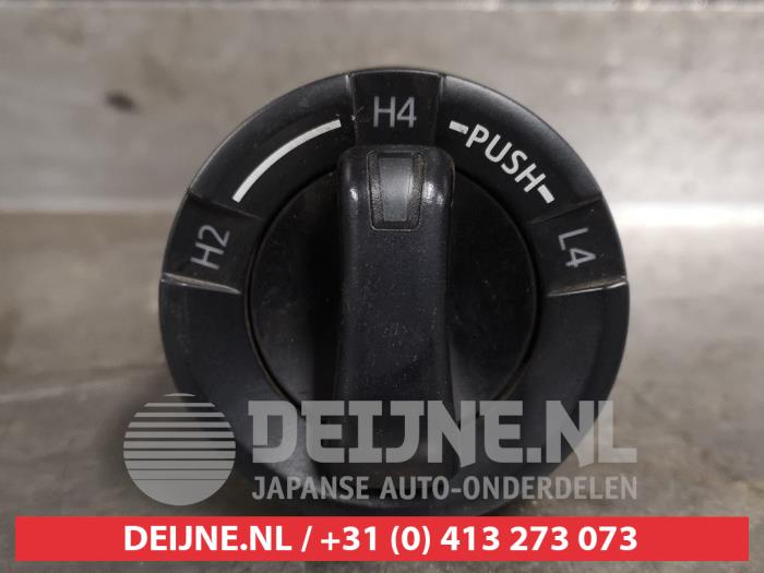 Toyota Hilux Schalter 2WD/4WD O451141