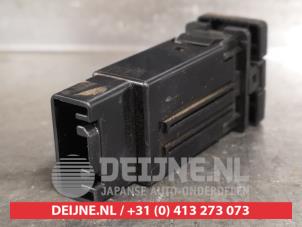 Toyota Hilux Stoelverwarmings Schakelaar O451201 foto 2