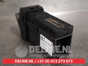 Toyota Hilux AUX / USB-Anschluss O451203 foto 2